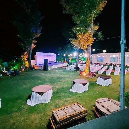Hotel Lions Den Lonavala Exterior foto