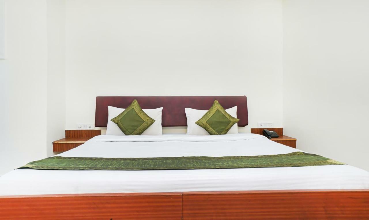 Hotel Lions Den Lonavala Exterior foto